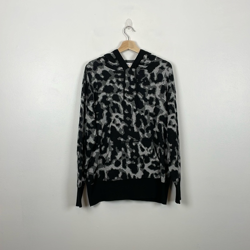 John + Jenn Camo Hoodie Sweater Womens L Pullover Kangaroo Pocket Drawstring Top